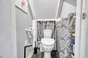 WC- click for photo gallery